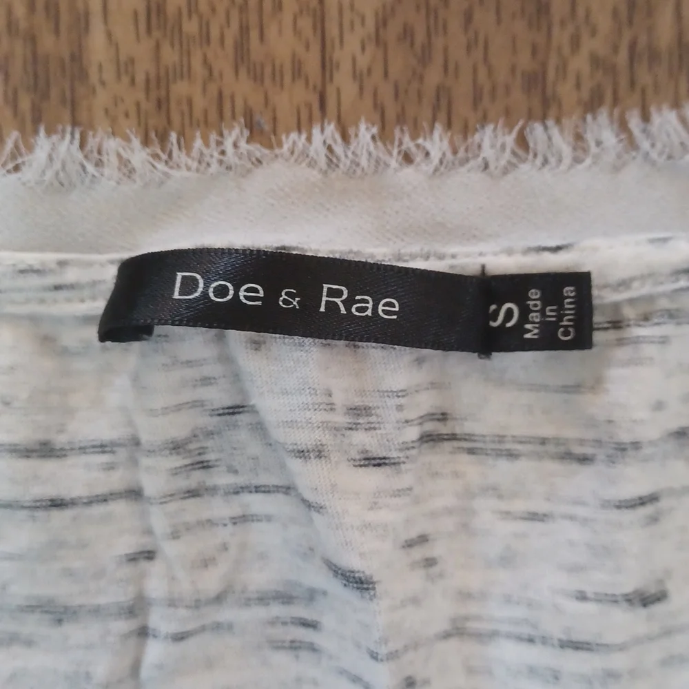 Doe & Rae long sleeve shirt size small - Picture 5 of 9